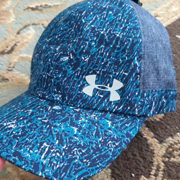 *Host Pick*Under Armour Armourvent ladies hat - Picture 6 of 16